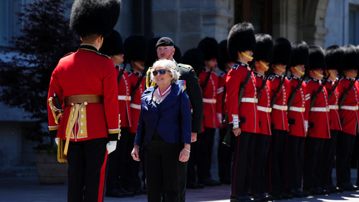 Rideau Hall resserre les règles sur les dépenses vestimentaires des gouverneurs généraux